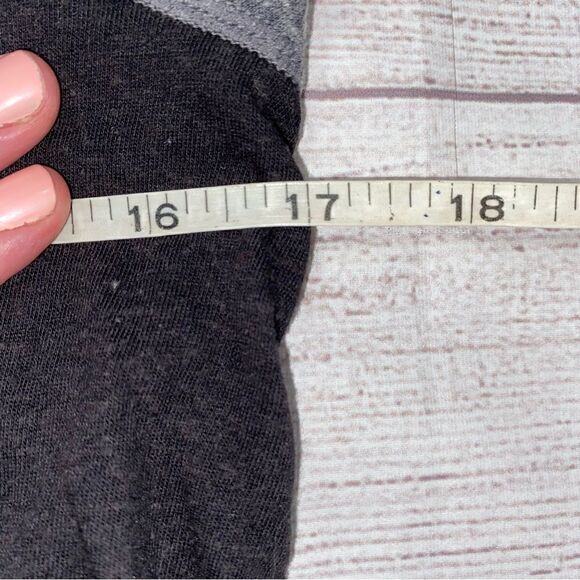 Champion color block Longsleeve Crewneck top w/one side slit black/grey sz Small - Picture 10 of 10